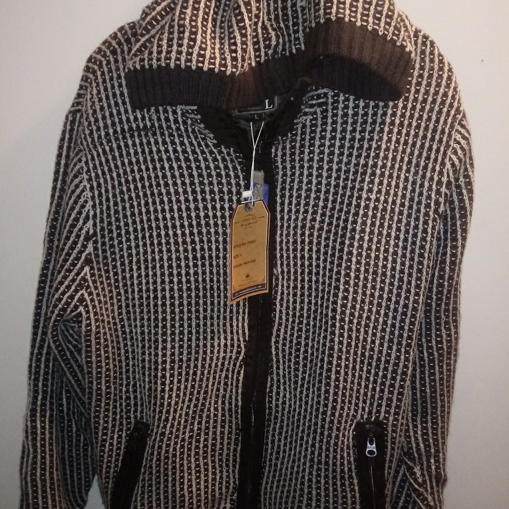 Hoodie by Xios